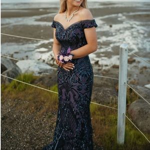 This prom dress is a size 0 I got for prom